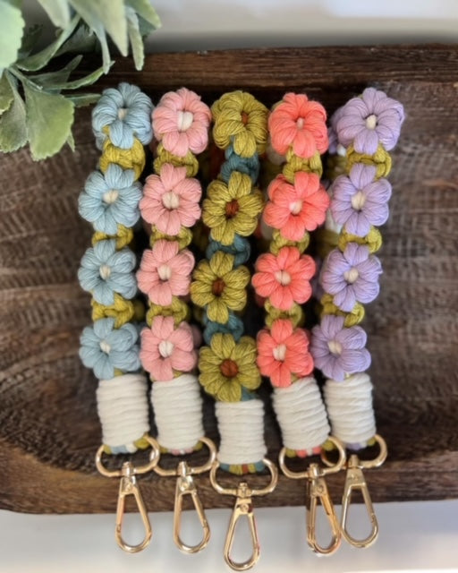 Daisy Wristlet