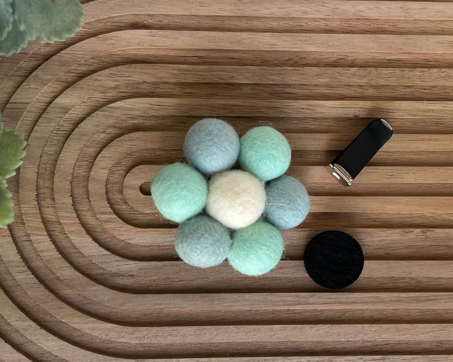 Daisy Car Vent Clips